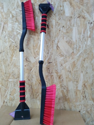 Щетка усиленная со скребком для удаления снега и льда с мягкой ручкой (80 см) AV-2112 фото 1